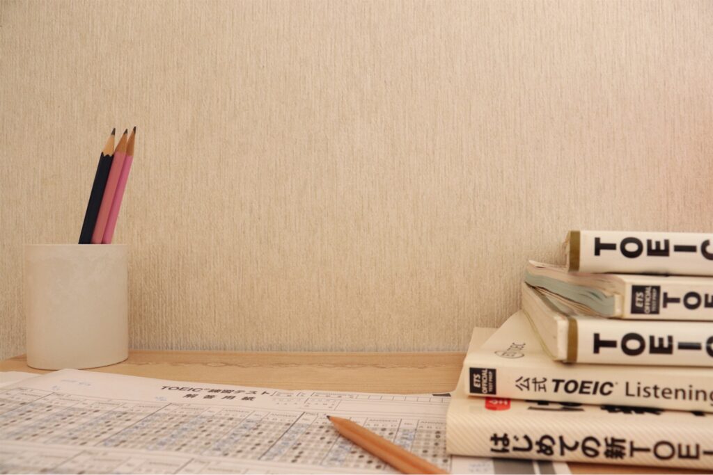 TOEICの勉強をする風景